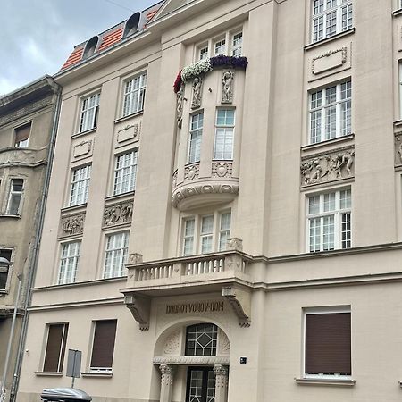 Studio Apartment Lubynski In Center Of Zagreb Luaran gambar